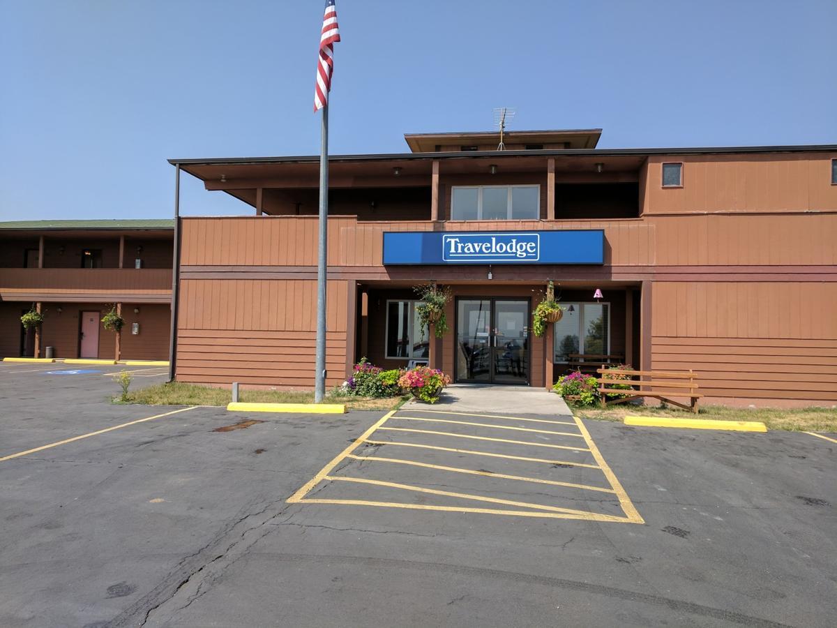 Travelodge By Wyndham Three Forks Екстер'єр фото